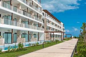 The Swim Up Junior Suite at Ocean Allure Costa Mujeres The Privilege Swim Up Junior Suite at Ocean Allure Costa Mujeres
